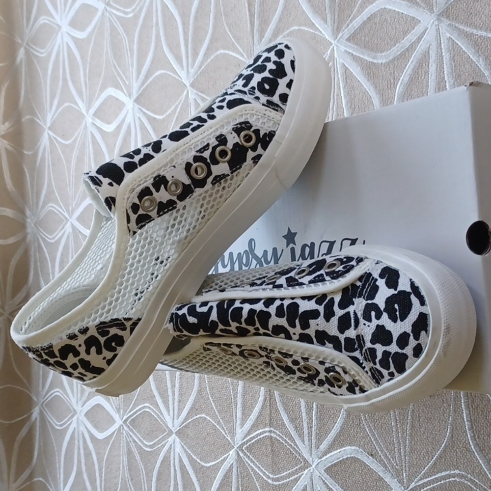 NWT Cheetah Print Canvas Mesh Shoes!